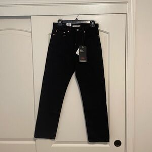 NWT Levi's Premium Wedgie Straight Jeans in Black - Size: 27 x 28